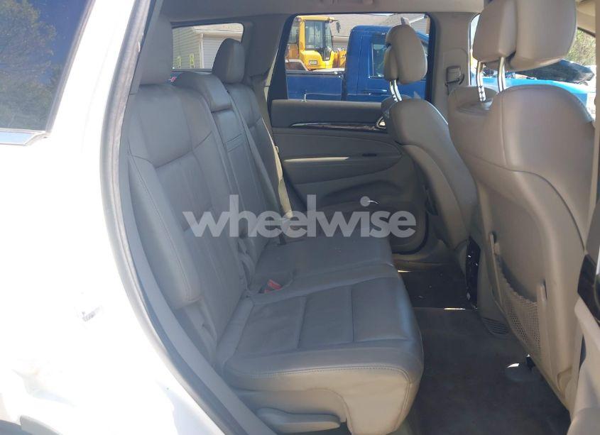 Photo 8 of 2013 Jeep Grand CHEROKEE LAREDO (VIN 1C4RJFAGXDC549440)