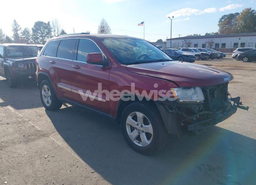 2013 Jeep Grand CHEROKEE LAREDO (VIN 1C4RJFAGXDC585970) main photo