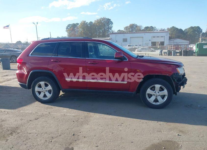 Photo 13 of 2013 Jeep Grand CHEROKEE LAREDO (VIN 1C4RJFAGXDC585970)