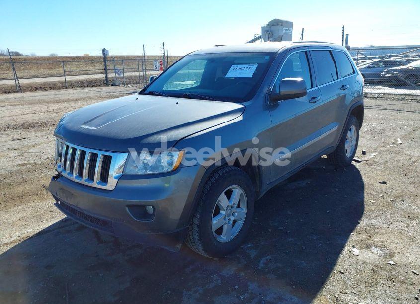 Photo 2 of 2013 Jeep Grand CHEROKEE LAREDO (VIN 1C4RJFAGXDC586066)