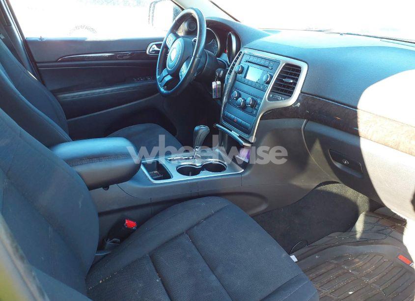 Photo 5 of 2013 Jeep Grand CHEROKEE LAREDO (VIN 1C4RJFAGXDC586066)