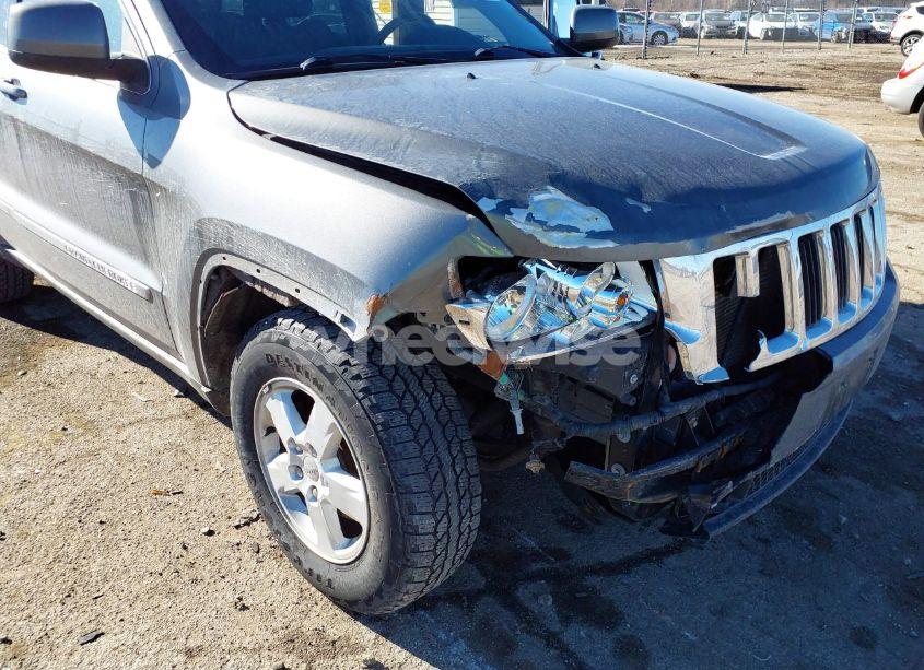 Photo 6 of 2013 Jeep Grand CHEROKEE LAREDO (VIN 1C4RJFAGXDC586066)