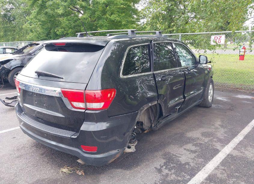 Photo 4 of 2013 Jeep Grand CHEROKEE LAREDO (VIN 1C4RJFAGXDC634679)