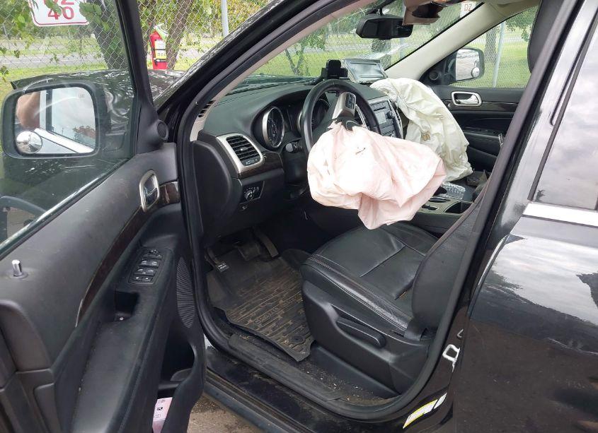 Photo 5 of 2013 Jeep Grand CHEROKEE LAREDO (VIN 1C4RJFAGXDC634679)