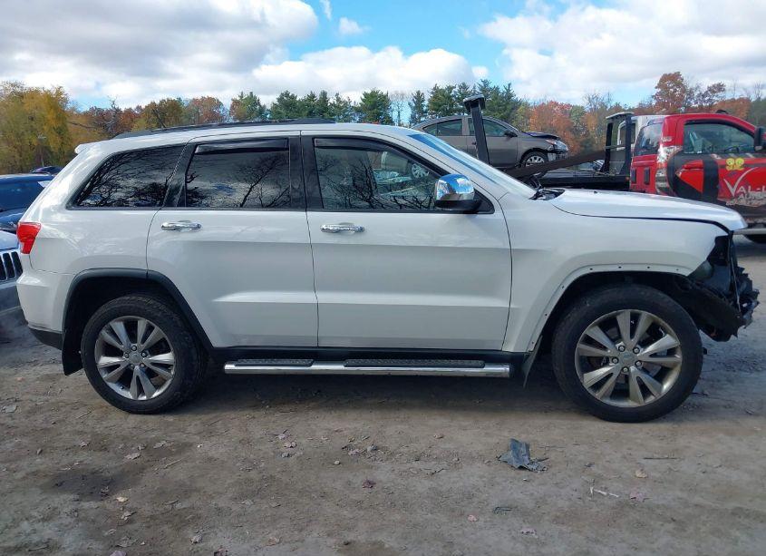 Photo 13 of 2013 Jeep Grand CHEROKEE LAREDO (VIN 1C4RJFAGXDC641616)