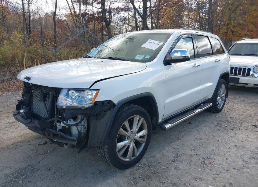 Photo 2 of 2013 Jeep Grand CHEROKEE LAREDO (VIN 1C4RJFAGXDC641616)