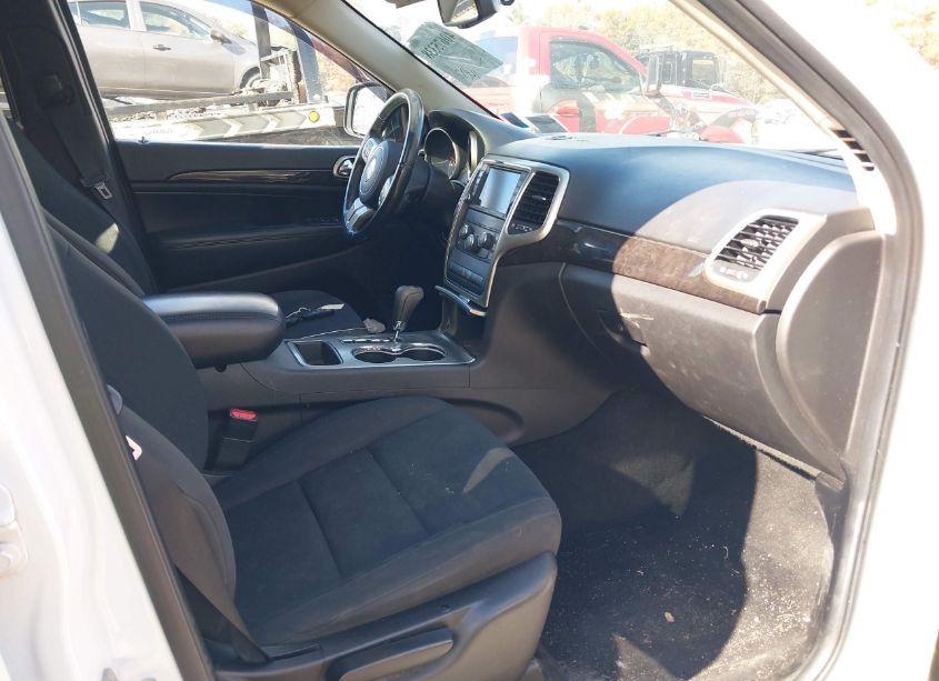 Photo 5 of 2013 Jeep Grand CHEROKEE LAREDO (VIN 1C4RJFAGXDC641616)