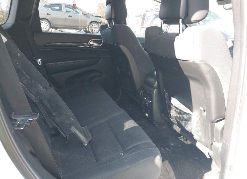 Photo 8 of 2013 Jeep Grand CHEROKEE LAREDO (VIN 1C4RJFAGXDC641616)