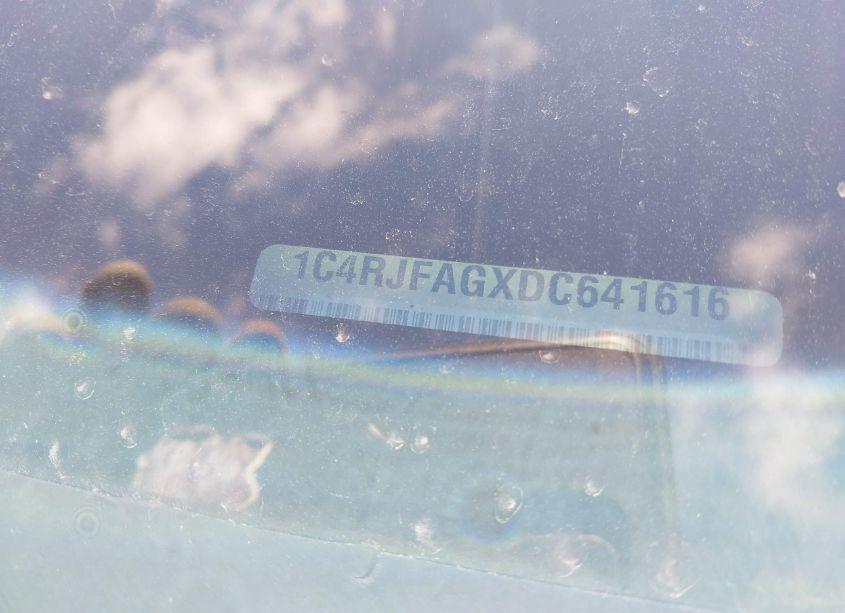 Photo 9 of 2013 Jeep Grand CHEROKEE LAREDO (VIN 1C4RJFAGXDC641616)