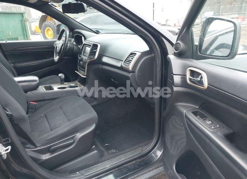 Photo 5 of 2014 Jeep Grand CHEROKEE LAREDO (VIN 1C4RJFAGXEC133325)