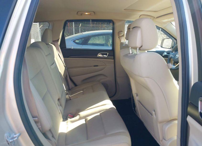 Photo 8 of 2014 Jeep Grand CHEROKEE LAREDO (VIN 1C4RJFAGXEC233036)