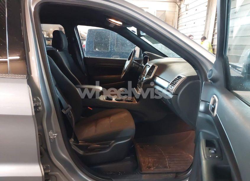 Photo 5 of 2014 Jeep Grand CHEROKEE LAREDO (VIN 1C4RJFAGXEC566126)