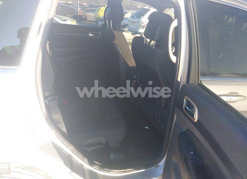 Photo 8 of 2016 Jeep Grand CHEROKEE LAREDO (VIN 1C4RJFAGXGC318672)