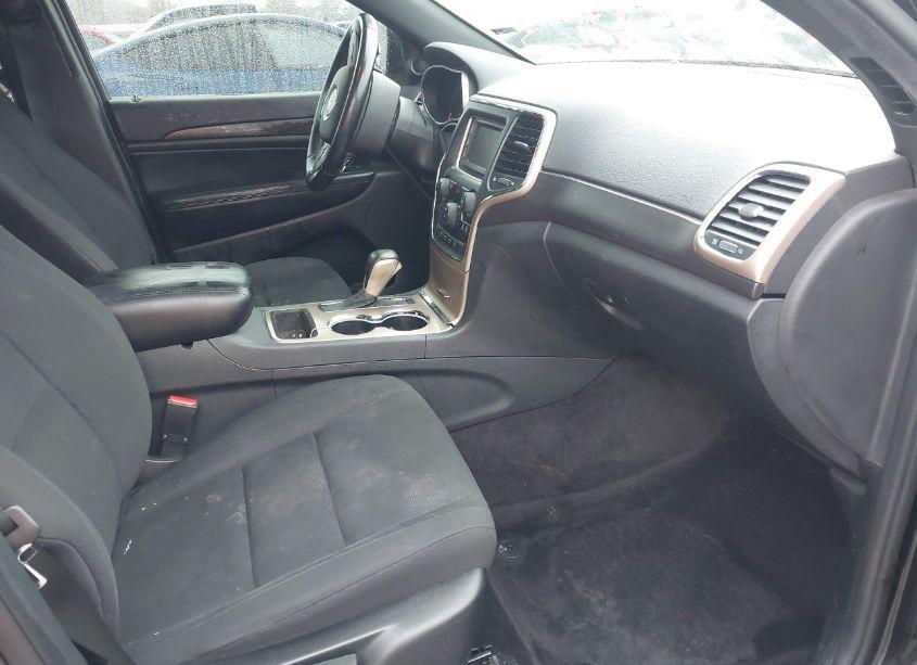 Photo 5 of 2016 Jeep Grand CHEROKEE LAREDO (VIN 1C4RJFAGXGC414463)