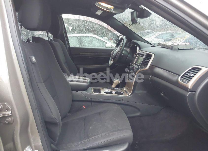 Photo 5 of 2016 Jeep Grand CHEROKEE LAREDO (VIN 1C4RJFAGXGC458897)