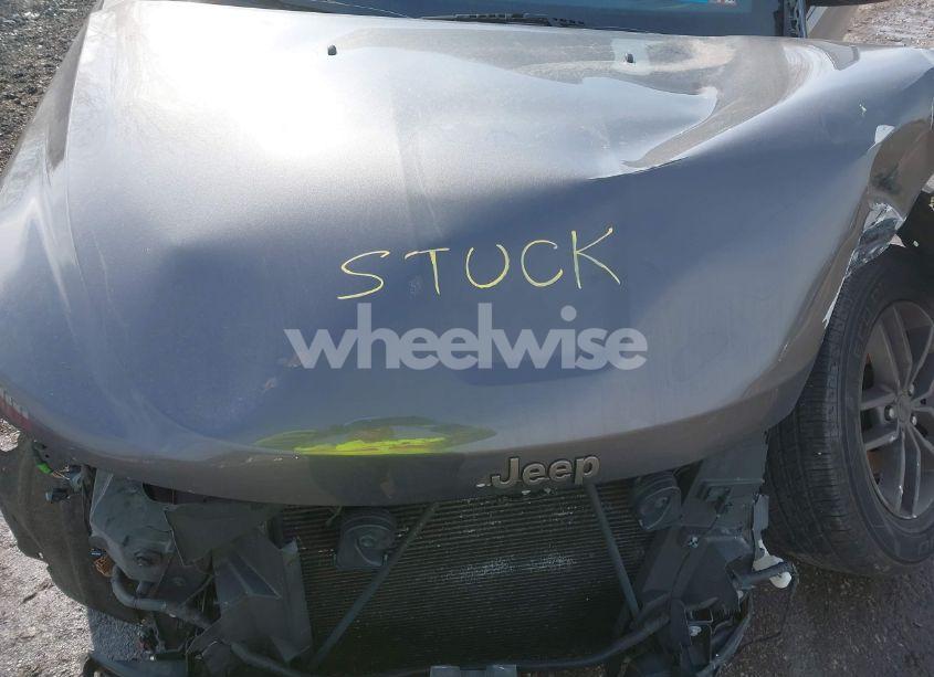 Photo 10 of 2016 Jeep Grand CHEROKEE 75TH ANNIVERSARY (VIN 1C4RJFAGXGC471150)