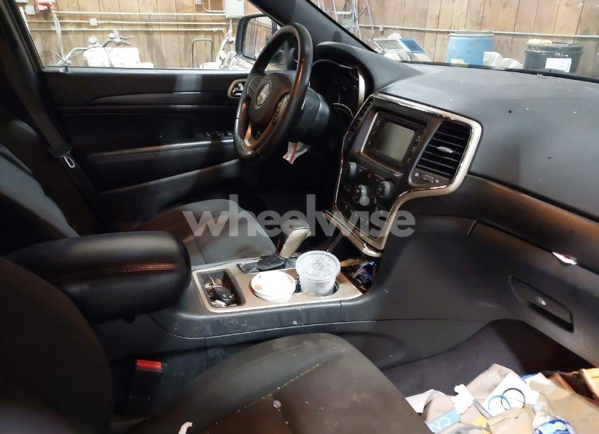 Photo 5 of 2017 Jeep Grand CHEROKEE LAREDO 4X4 (VIN 1C4RJFAGXHC749157)