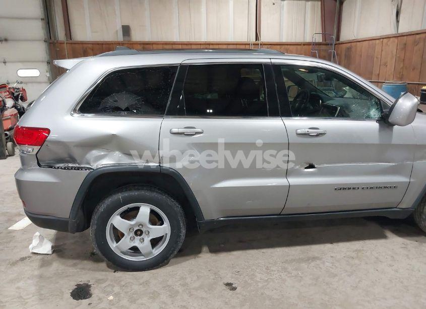 Photo 6 of 2017 Jeep Grand CHEROKEE LAREDO 4X4 (VIN 1C4RJFAGXHC749157)