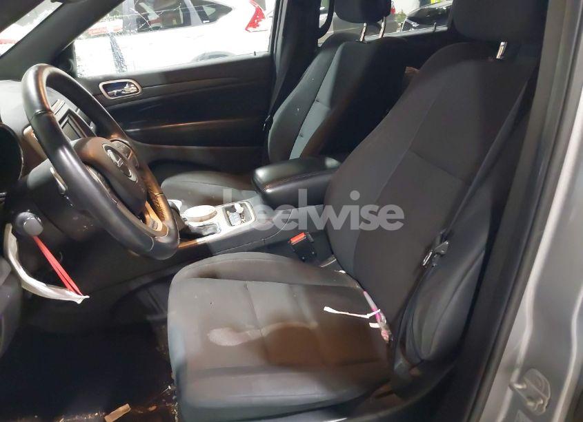 Photo 8 of 2017 Jeep Grand CHEROKEE LAREDO 4X4 (VIN 1C4RJFAGXHC749157)