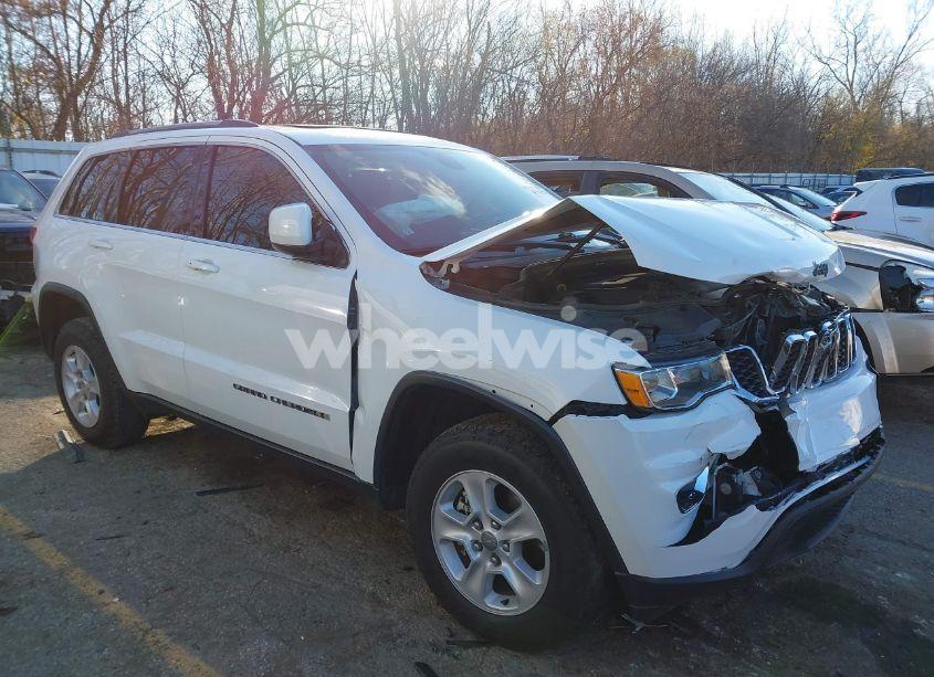 2017 Jeep Grand CHEROKEE LAREDO 4X4 (VIN 1C4RJFAGXHC756562) main photo