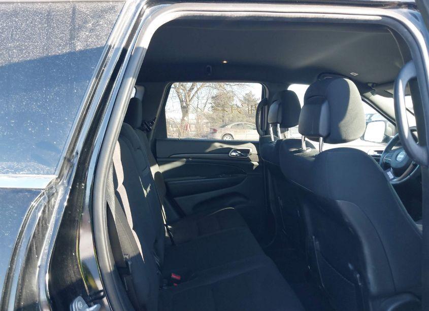 Photo 8 of 2017 Jeep Grand CHEROKEE LAREDO 4X4 (VIN 1C4RJFAGXHC784166)