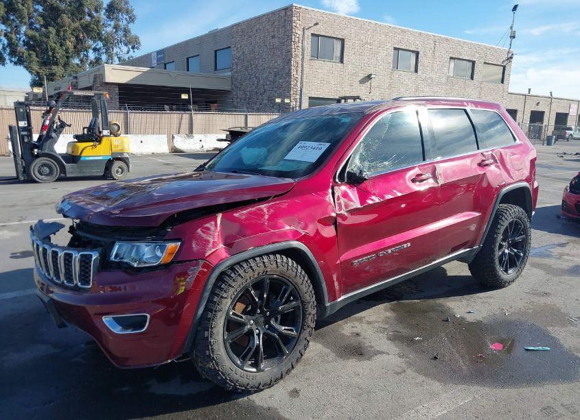 Photo 2 of 2017 Jeep Grand CHEROKEE LAREDO 4X4 (VIN 1C4RJFAGXHC784250)