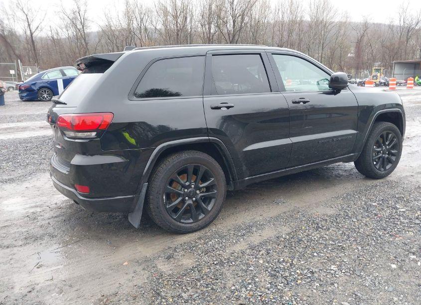 Photo 4 of 2018 Jeep Grand CHEROKEE ALTITUDE 4X4 (VIN 1C4RJFAGXJC119967)