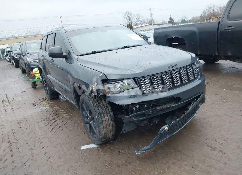 2018 Jeep Grand CHEROKEE ALTITUDE 4X4 (VIN 1C4RJFAGXJC137045) main photo