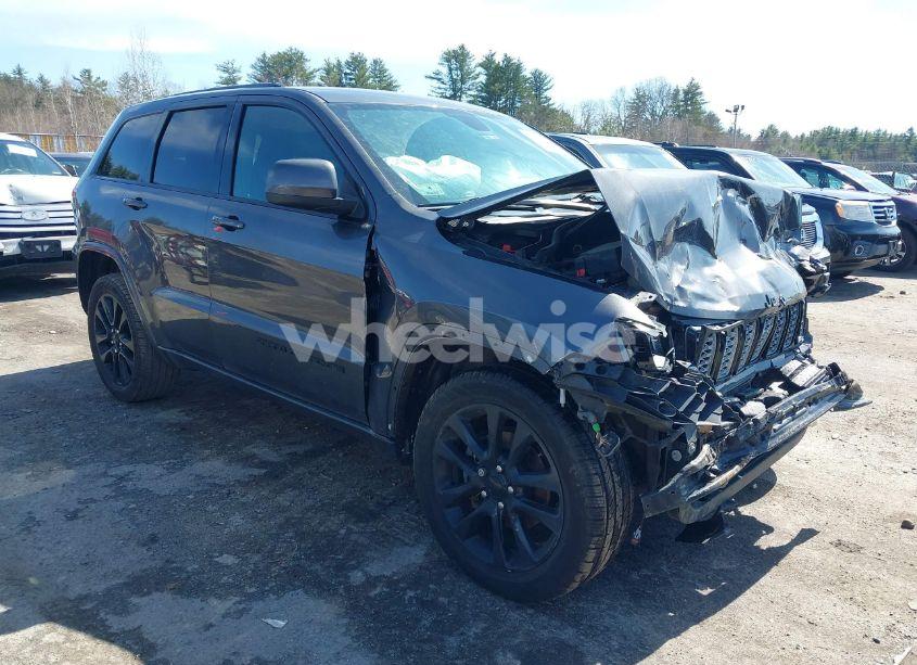 2018 Jeep Grand CHEROKEE ALTITUDE 4X4 (VIN 1C4RJFAGXJC139538) main photo