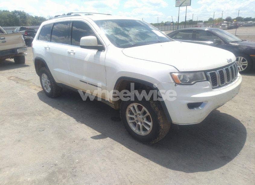 2018 Jeep Grand CHEROKEE LAREDO E 4X4 (VIN 1C4RJFAGXJC318016) main photo