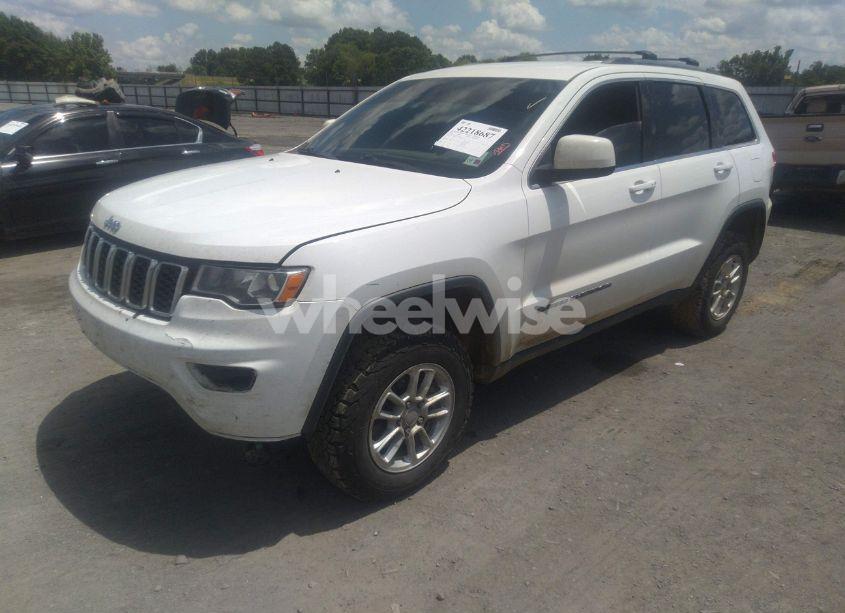 Photo 2 of 2018 Jeep Grand CHEROKEE LAREDO E 4X4 (VIN 1C4RJFAGXJC318016)