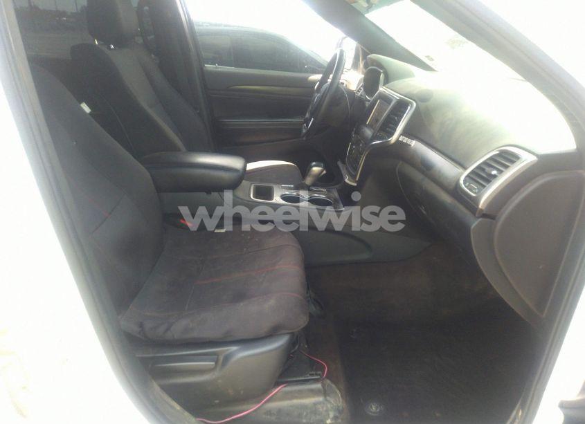 Photo 5 of 2018 Jeep Grand CHEROKEE LAREDO E 4X4 (VIN 1C4RJFAGXJC318016)