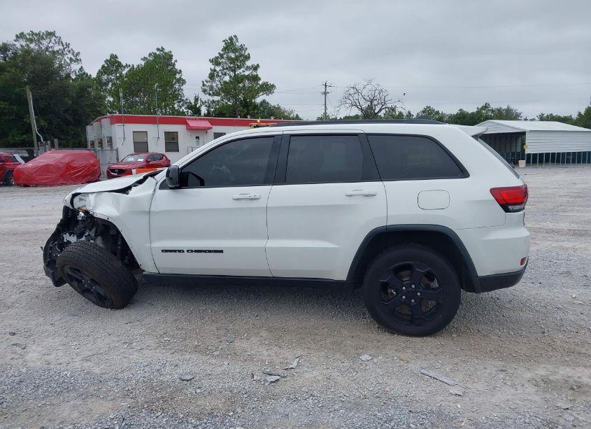 Photo 14 of 2018 Jeep Grand CHEROKEE UPLAND 4X4 (VIN 1C4RJFAGXJC352358)