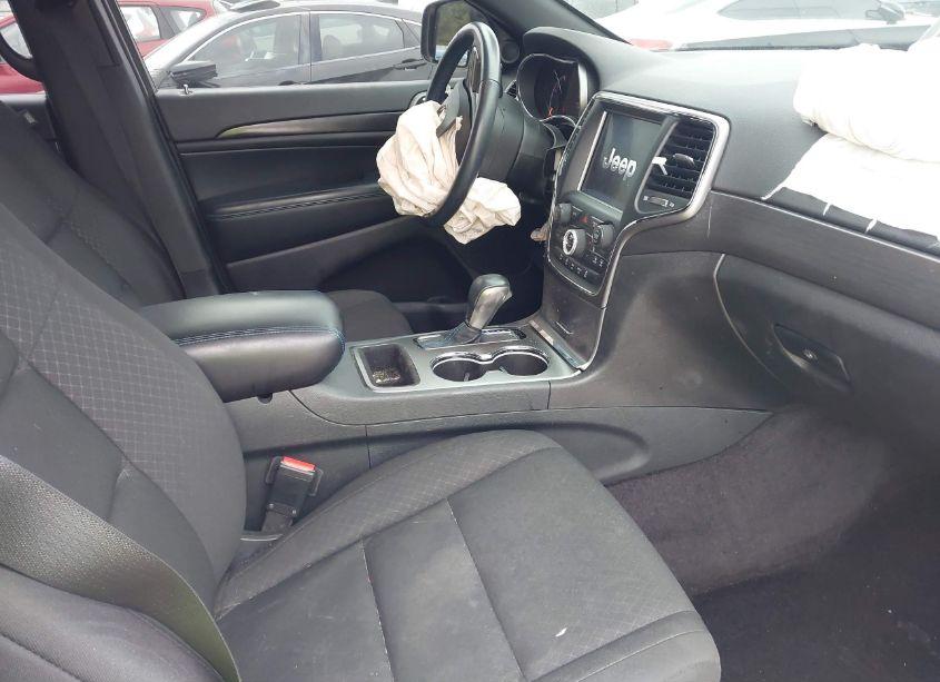 Photo 5 of 2018 Jeep Grand CHEROKEE UPLAND 4X4 (VIN 1C4RJFAGXJC352358)