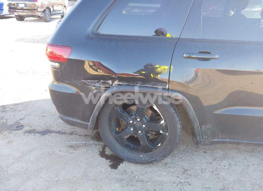 Photo 17 of 2018 Jeep Grand CHEROKEE UPLAND 4X4 (VIN 1C4RJFAGXJC375588)