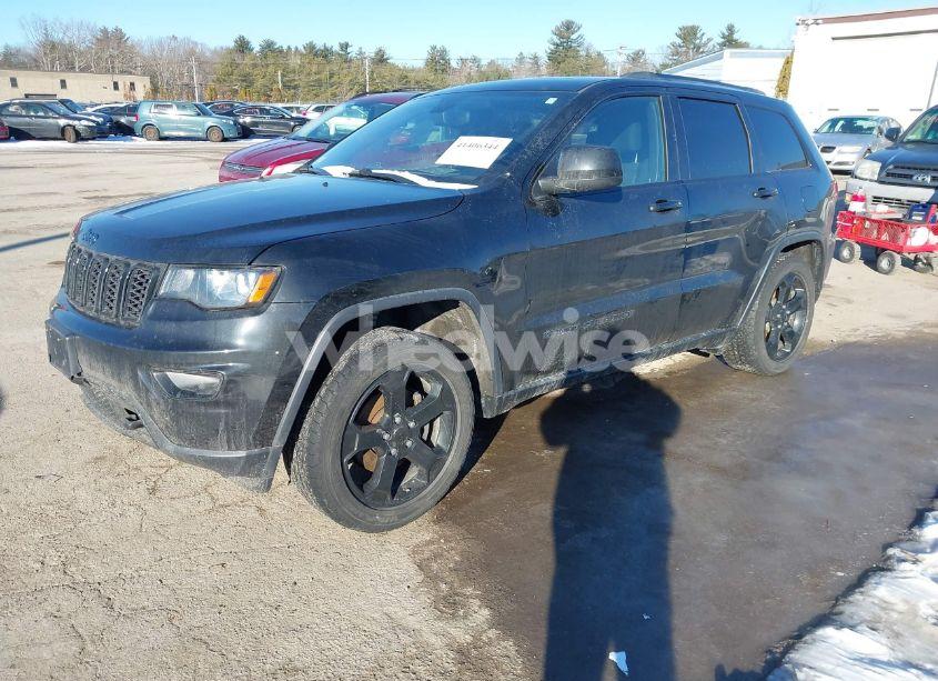 Photo 2 of 2018 Jeep Grand CHEROKEE UPLAND 4X4 (VIN 1C4RJFAGXJC375588)