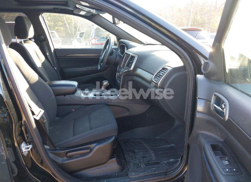 Photo 5 of 2018 Jeep Grand CHEROKEE UPLAND 4X4 (VIN 1C4RJFAGXJC375588)