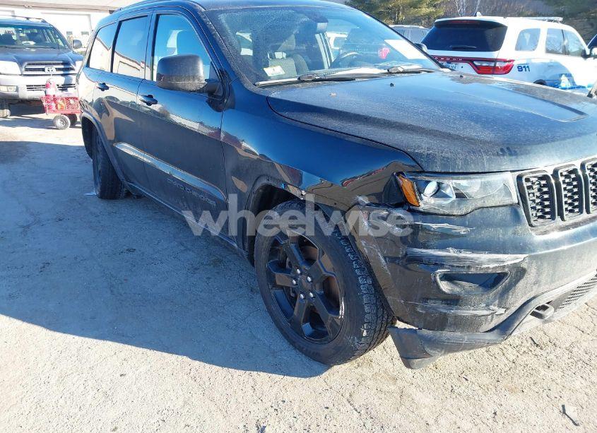 Photo 6 of 2018 Jeep Grand CHEROKEE UPLAND 4X4 (VIN 1C4RJFAGXJC375588)