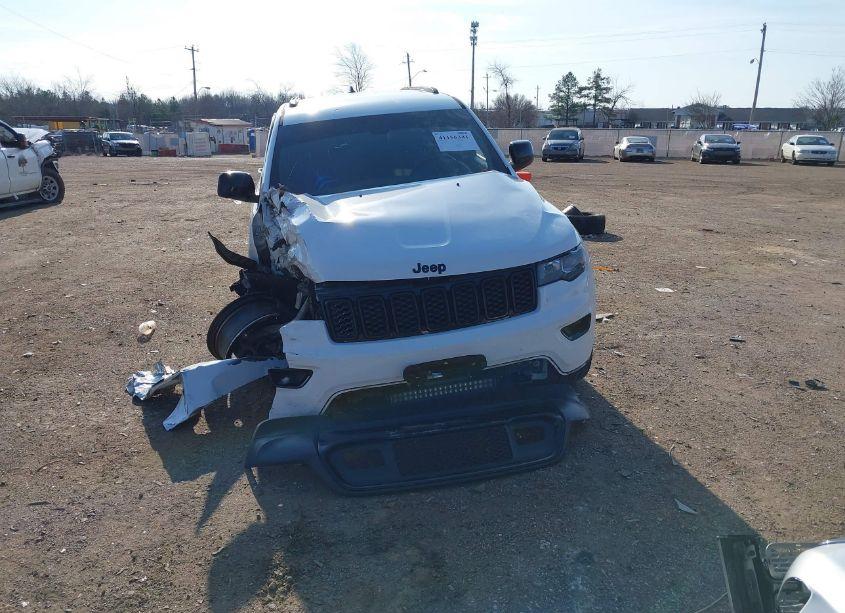 Photo 13 of 2018 Jeep Grand CHEROKEE UPLAND 4X4 (VIN 1C4RJFAGXJC423087)