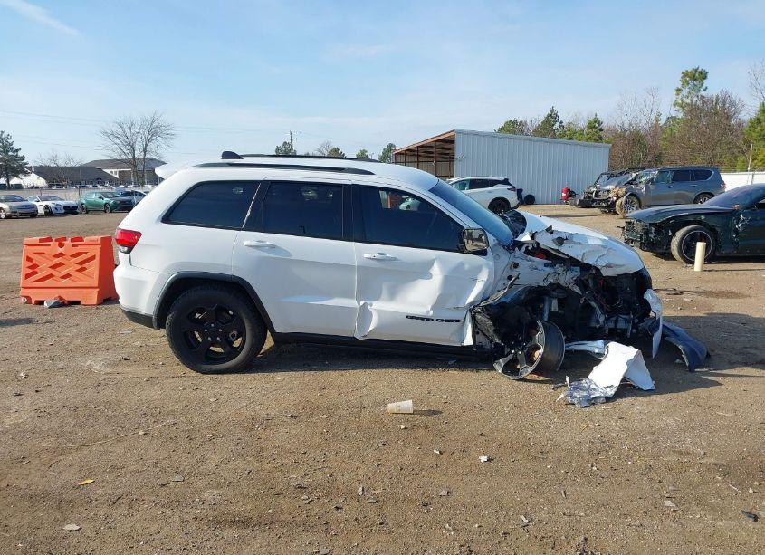 Photo 14 of 2018 Jeep Grand CHEROKEE UPLAND 4X4 (VIN 1C4RJFAGXJC423087)