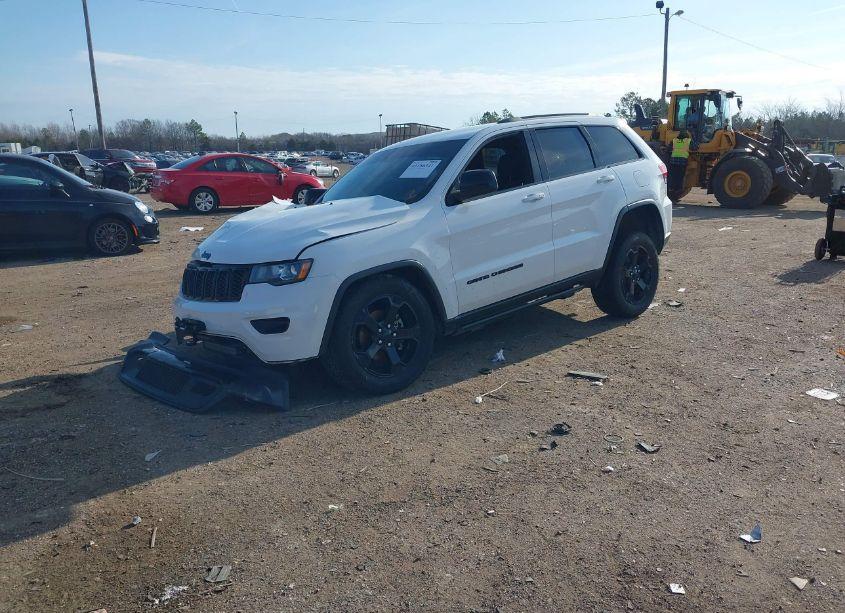 Photo 2 of 2018 Jeep Grand CHEROKEE UPLAND 4X4 (VIN 1C4RJFAGXJC423087)