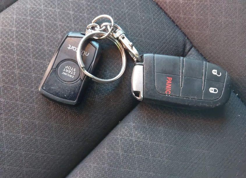 Photo 11 of 2018 Jeep Grand CHEROKEE LAREDO E 4X4 (VIN 1C4RJFAGXJC506633)