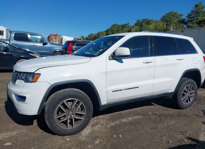 Photo 14 of 2018 Jeep Grand CHEROKEE LAREDO E 4X4 (VIN 1C4RJFAGXJC506633)