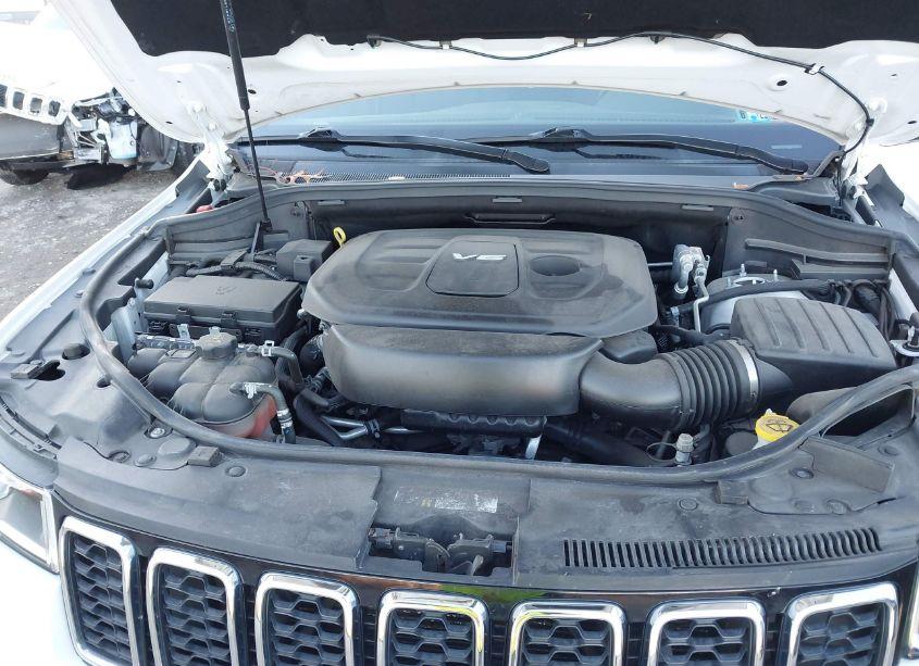 Photo 10 of 2019 Jeep Grand CHEROKEE LAREDO E 4X4 (VIN 1C4RJFAGXKC569085)