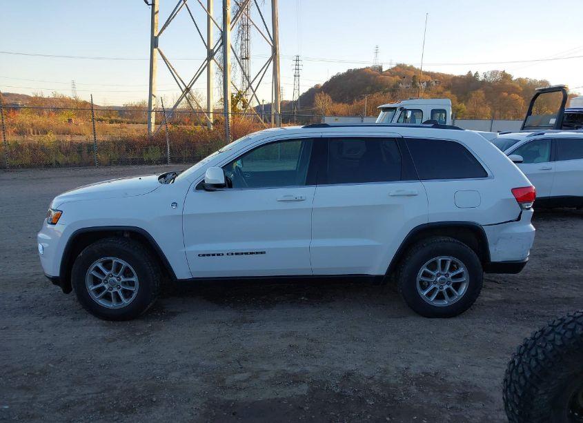 Photo 14 of 2019 Jeep Grand CHEROKEE LAREDO E 4X4 (VIN 1C4RJFAGXKC569085)