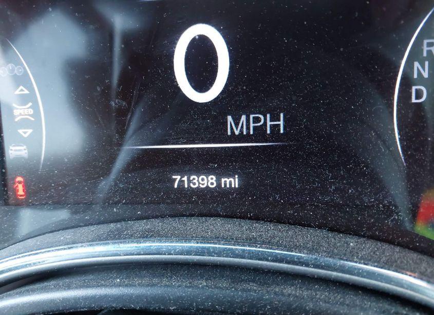 Photo 15 of 2019 Jeep Grand CHEROKEE LAREDO E 4X4 (VIN 1C4RJFAGXKC569085)