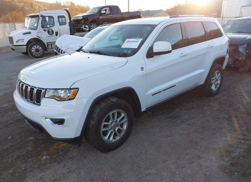 Photo 2 of 2019 Jeep Grand CHEROKEE LAREDO E 4X4 (VIN 1C4RJFAGXKC569085)