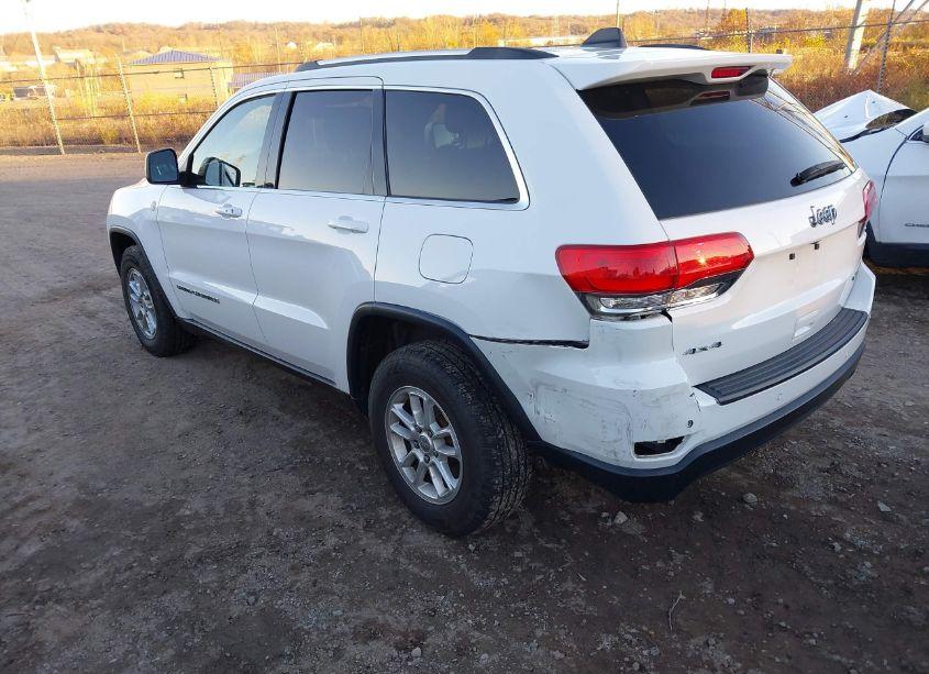 Photo 3 of 2019 Jeep Grand CHEROKEE LAREDO E 4X4 (VIN 1C4RJFAGXKC569085)