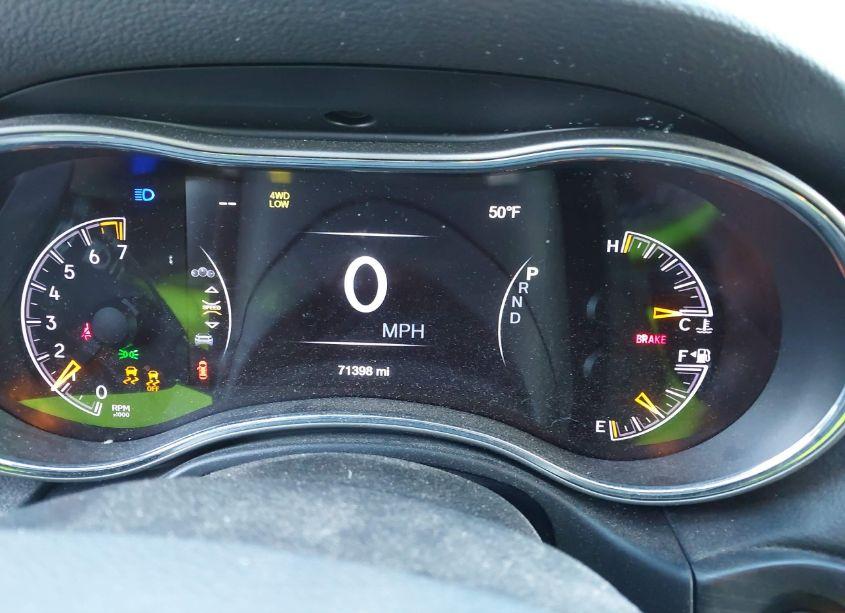 Photo 7 of 2019 Jeep Grand CHEROKEE LAREDO E 4X4 (VIN 1C4RJFAGXKC569085)