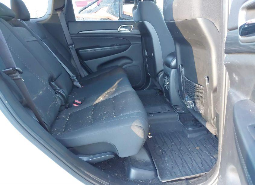 Photo 8 of 2019 Jeep Grand CHEROKEE LAREDO E 4X4 (VIN 1C4RJFAGXKC569085)